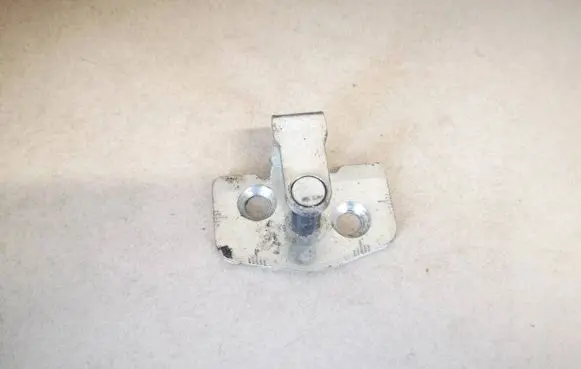 Opel Vectra C Front door lock loop/hook striker 