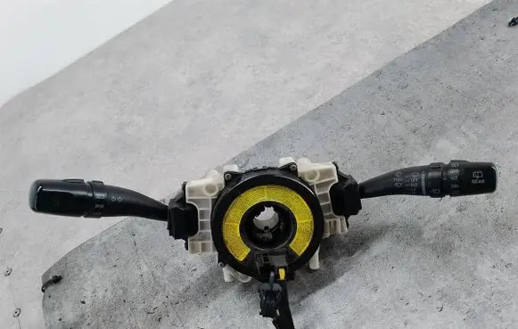 Hyundai Santa Fe Wiper turn signal indicator stalk/switch 