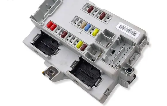 Jeep Cherokee Fuse module 68233380AC