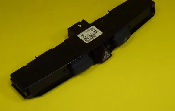 Opel Astra H Hazard light switch 13100105 03758075