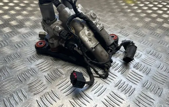 BMW 7 F01 F02 F03 F04 Air suspension compressor 9178791 51212804