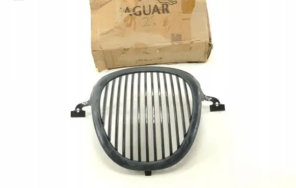 Jaguar S-Type Front bumper upper radiator grill 02XR81067