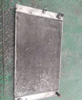 BMW 5 E60 E61 Coolant radiator 7795878 E9990003