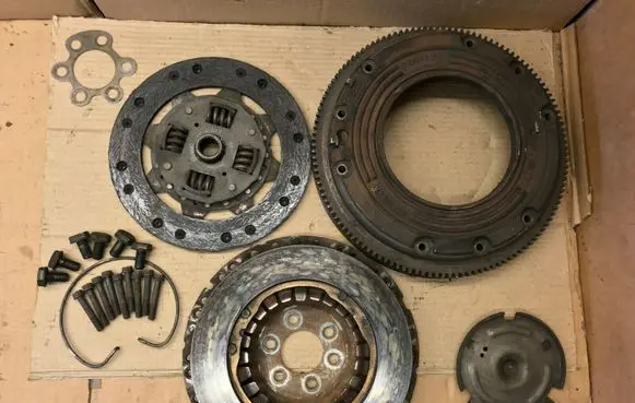 Volkswagen Golf II Clutch set kit 027141032C 027105273