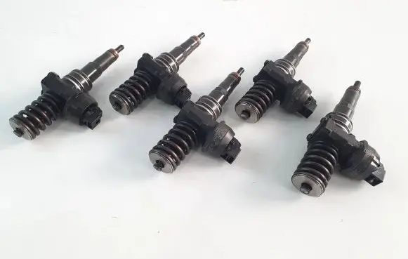 Volkswagen Transporter - Caravelle T5 Fuel injectors set 070130073R 0414720310