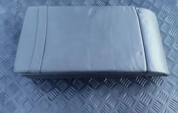Volkswagen Golf V Armrest 1K0885205N