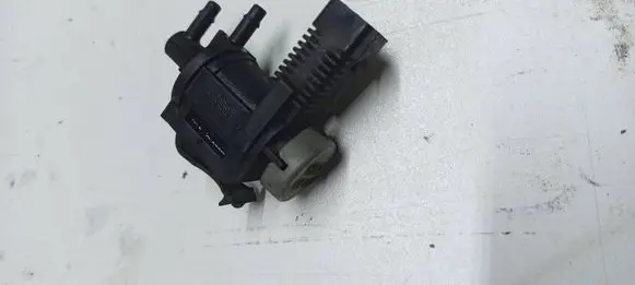 Volkswagen Caddy Turbo solenoid valve 1K0906283A