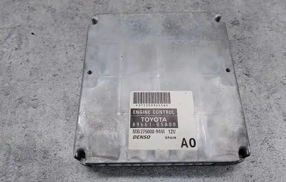 Toyota Avensis T250 Engine control unit/module ECU 89661-05A00