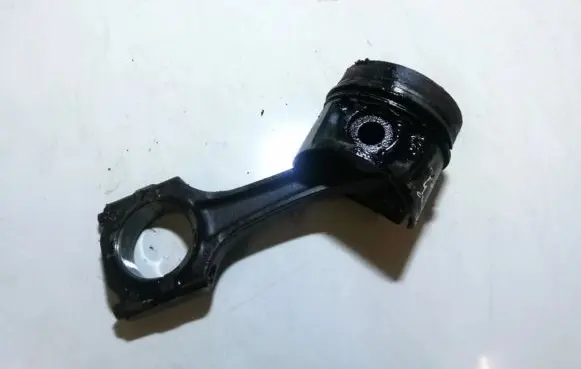 Renault Laguna I Piston with connecting rod