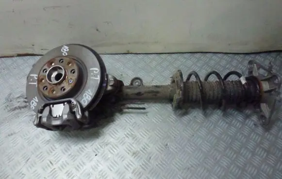 Rear wheel hub spindle/knuckle