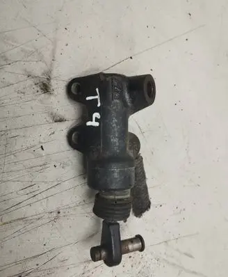 Volkswagen Transporter - Caravelle T4 Clutch slave cylinder