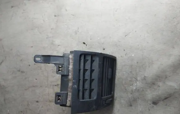 Volkswagen Touran I Dashboard side air vent grill/cover trim 1T0819704A