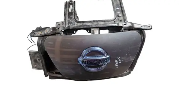 Nissan Leaf I (ZE0) Electric car charge socket cover 
