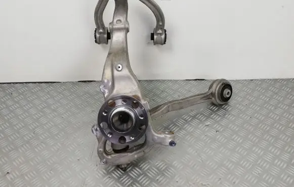 Mercedes-Benz S AMG W222 Front wheel hub spindle knuckle 2222001