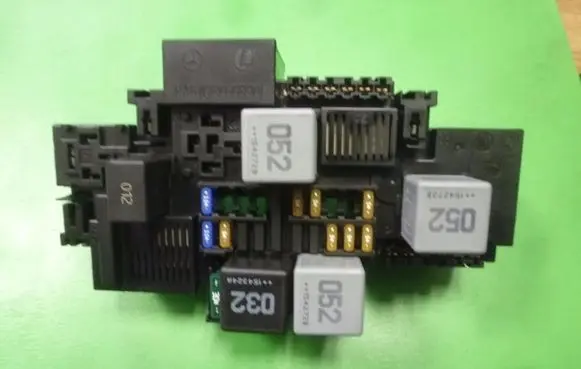 Mercedes-Benz C AMG W205 Fuse box set A2229063202 AY016