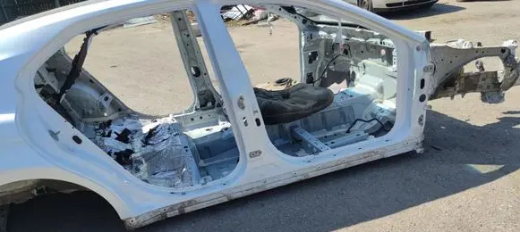 Toyota Camry VIII XV70 Front sill (body part) 6131106140