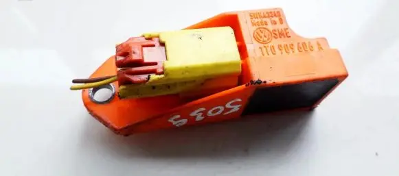 Skoda Roomster (5J) Airbag deployment crash/impact sensor 1T0909606A 5WK43340