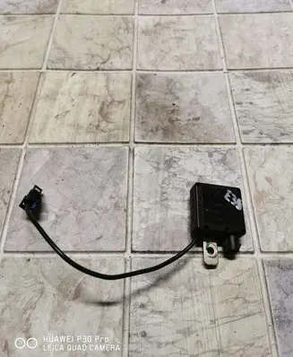 BMW 5 E39 Antenna control unit 8380945