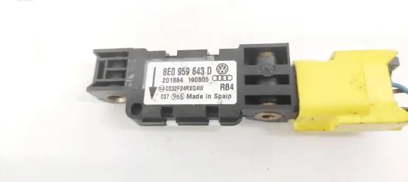 Volkswagen Phaeton Airbag deployment crash/impact sensor 8E0959643D