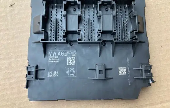 Volkswagen PASSAT B7 Gateway control module 3AA937087G