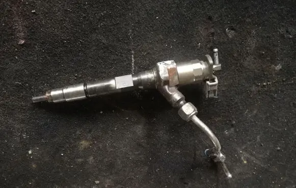 Mazda 6 Fuel injector R2AA13H50