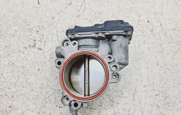 BMW 5 G30 G31 Throttle valve 8601651 A2C15021900