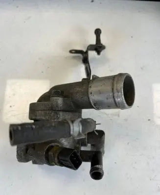 Hyundai i30 Thermostat housing 