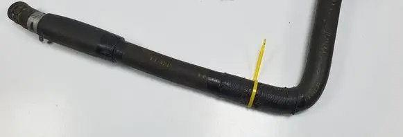 Engine coolant pipe/hose