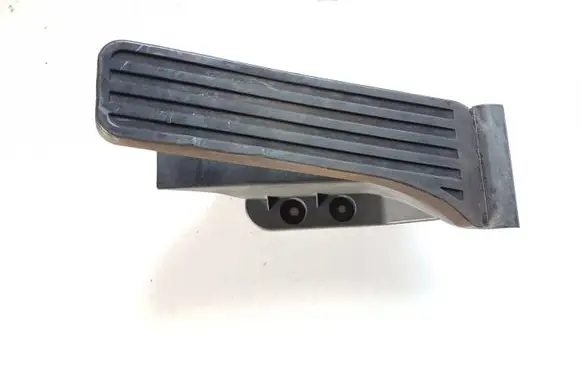 Mercedes-Benz C W204 Accelerator throttle pedal A2043000004