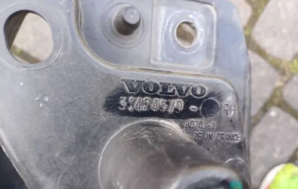 Volvo XC60 Fender mounting bracket 31424579