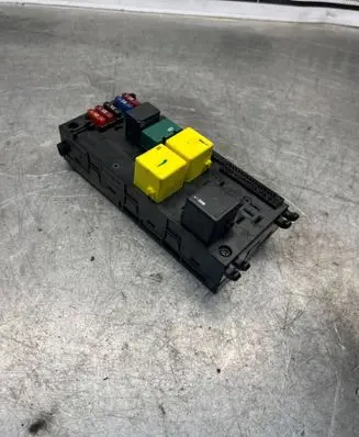 Mercedes-Benz E W210 Fuse box set A0025451901