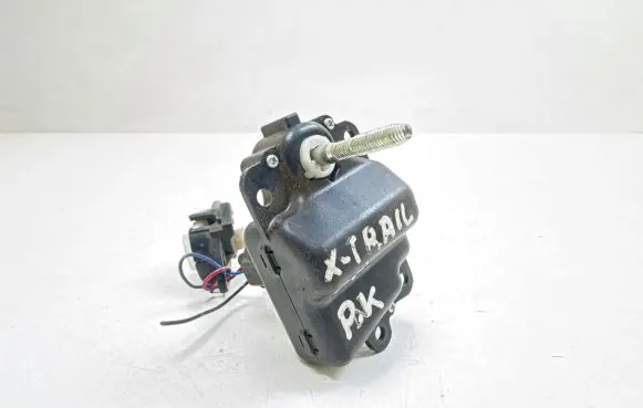 Nissan X-Trail T30 Headlight level adjustment motor 