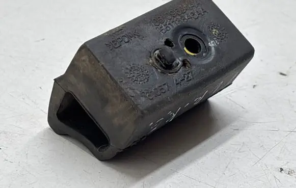 Dodge Durango III Tailgate/trunk/boot lid buffer 05109694AA 55113846AA