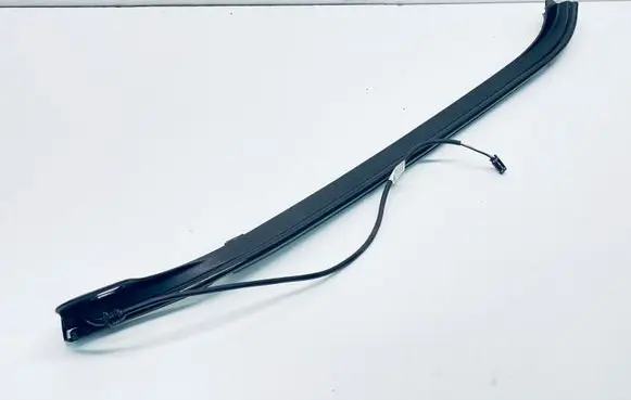 Volkswagen Touareg II Other trunk/boot trim element 7P6827711