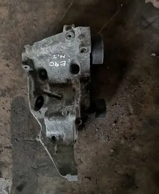 BMW 3 E90 E91 A/C compressor mount bracket 