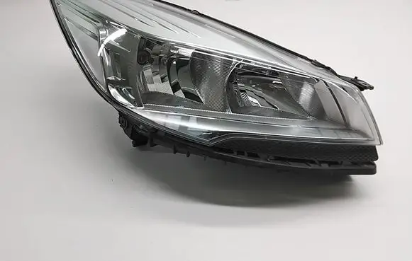 Ford Kuga II Headlight/headlamp CV4413W029BE