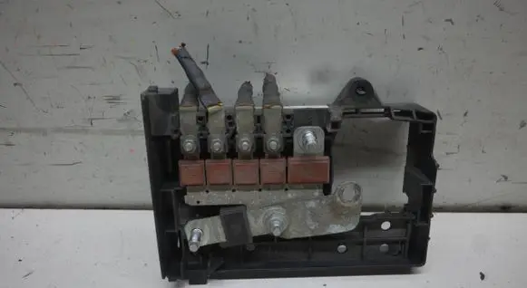 Opel Astra J Fuse module 13368497