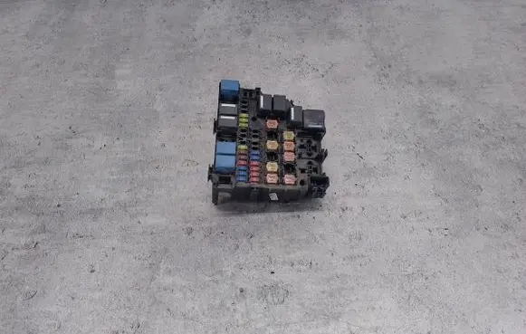 Ford Fiesta Fuse box set 8V5T-14K012