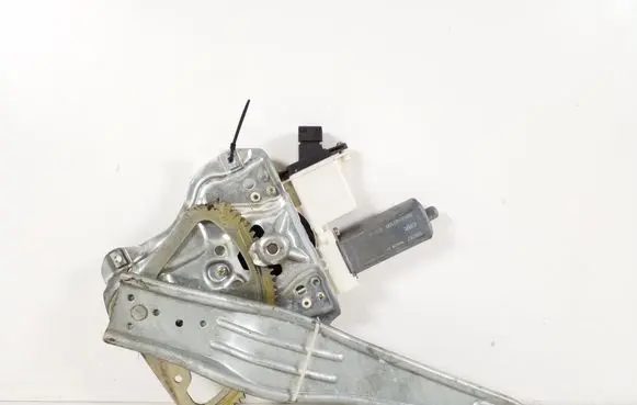 Toyota Corolla E120 E130 Rear window lifting mechanism without motor 69830-02100
