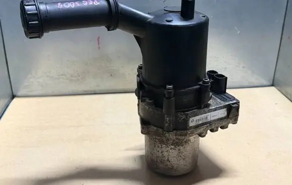 Peugeot 3008 I Power steering pump 9675811180