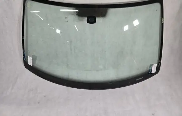 Volkswagen Tiguan Front windscreen/windshield window