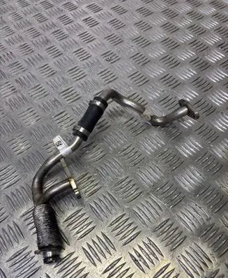 BMW 5 G30 G31 G38 Oil fill pipe 8586486
