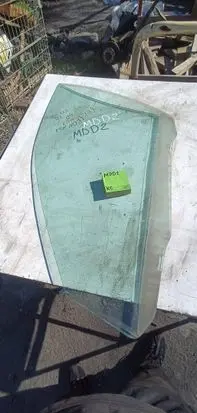 Seat Leon (1M) Front door window glass four-door 1212123