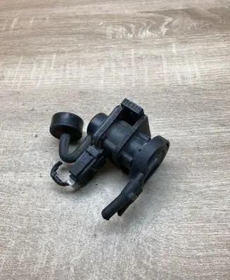 Volvo S40, V40 Turbo solenoid valve 7700874764