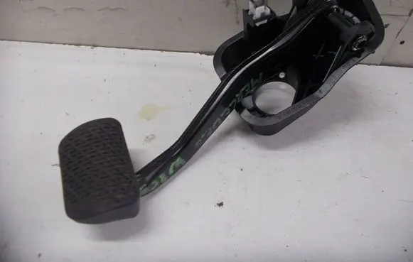 Mercedes-Benz C W205 Clutch pedal 656232