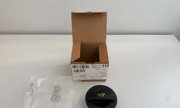 Porsche Cayenne (9Y0 9Y3) Oil filler cap 06M103485 9A7103485 9A710348500