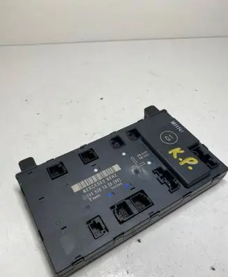 Mercedes-Benz CLK A209 C209 Door control unit/module 2098201326 353380