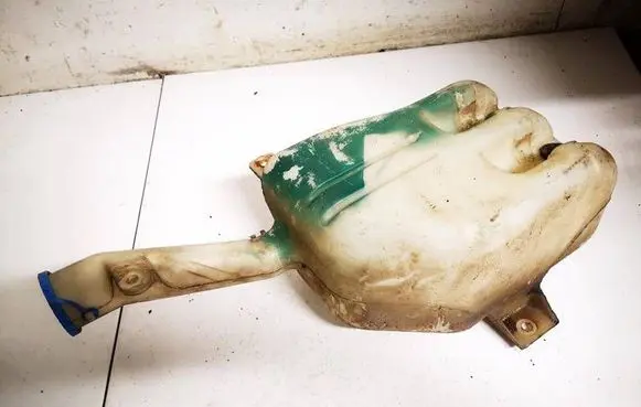 Honda Civic Windshield washer fluid reservoir/tank