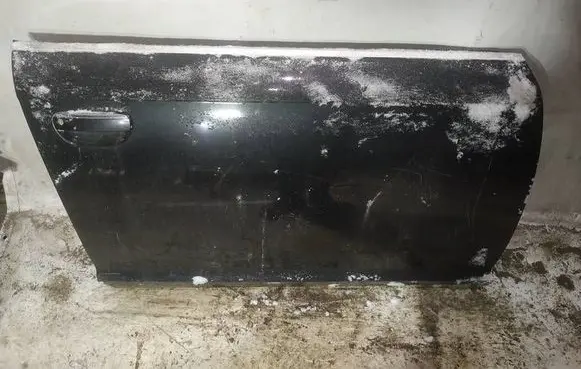 Audi A6 S6 C5 4B Front door juodos