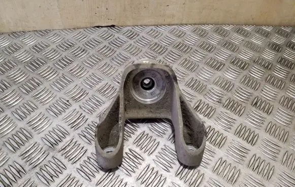 Volvo XC90 Front shock absorber mounting bracket 32269213
